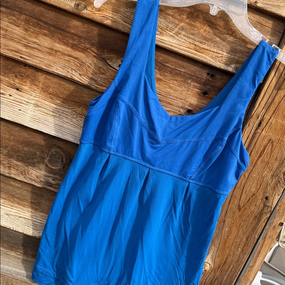 Lululemon tank - Picture 2 of 5